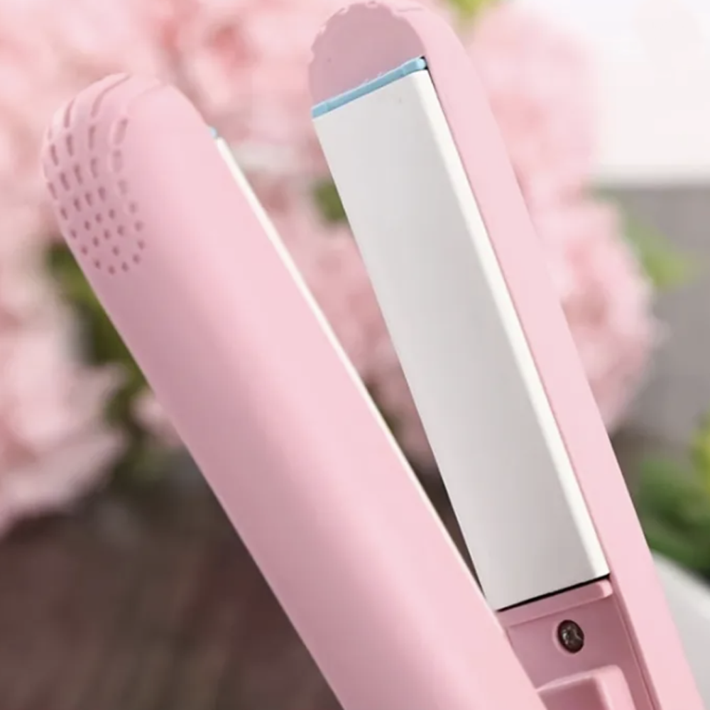 Mini Hair Straightener with quick heating ceramic plates